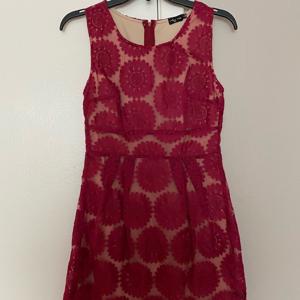Ruby Rox Elegant Red Floral Dress Size 5